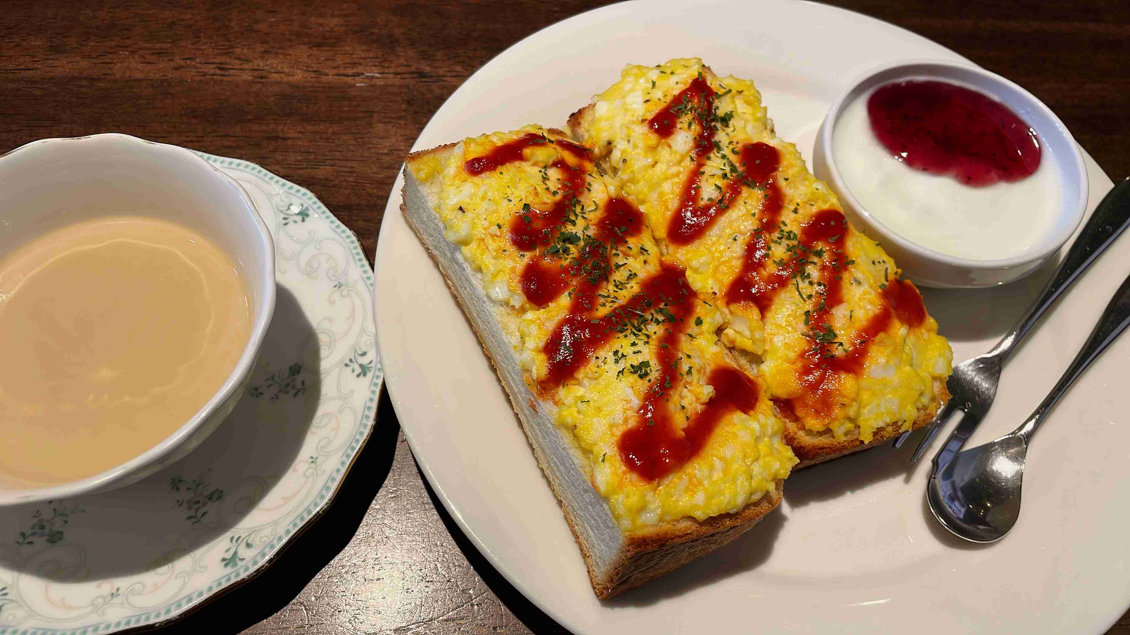 ☕️皆さんが撮ったカフェの写真が見たいです📸