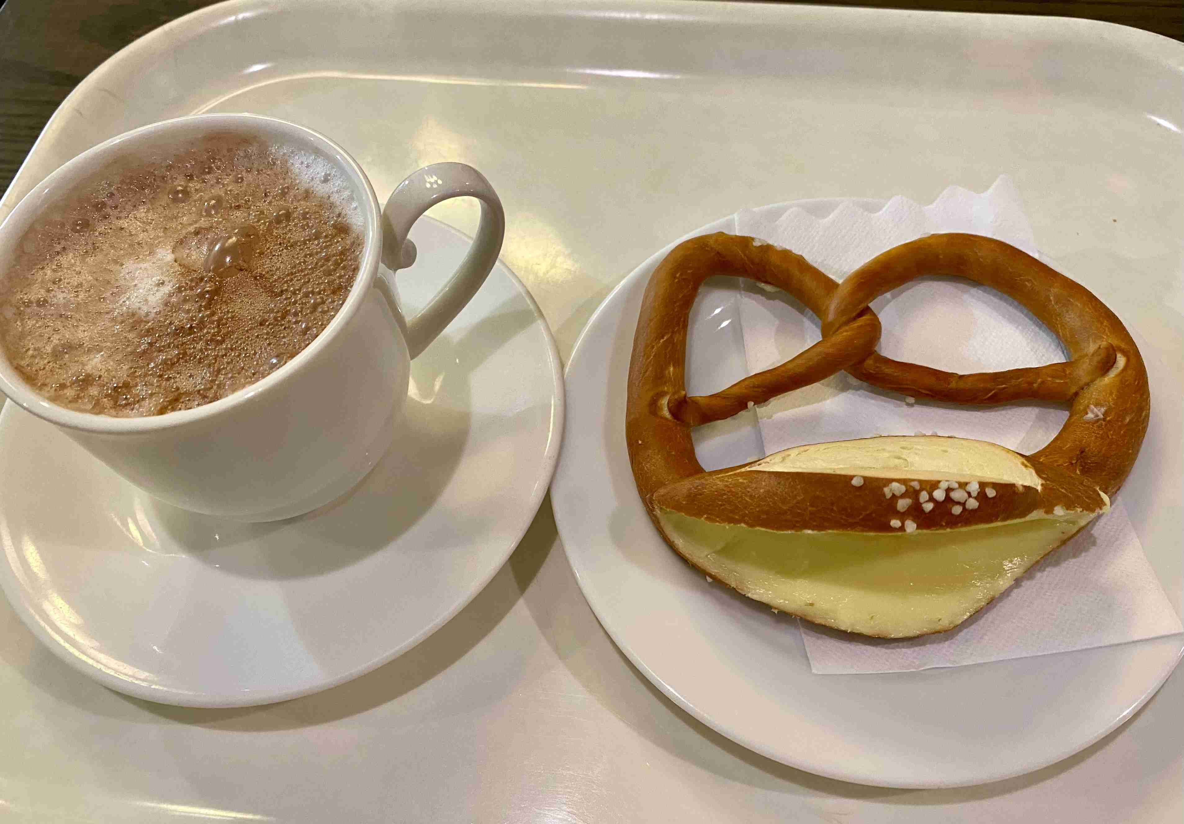 ☕️皆さんが撮ったカフェの写真が見たいです📸