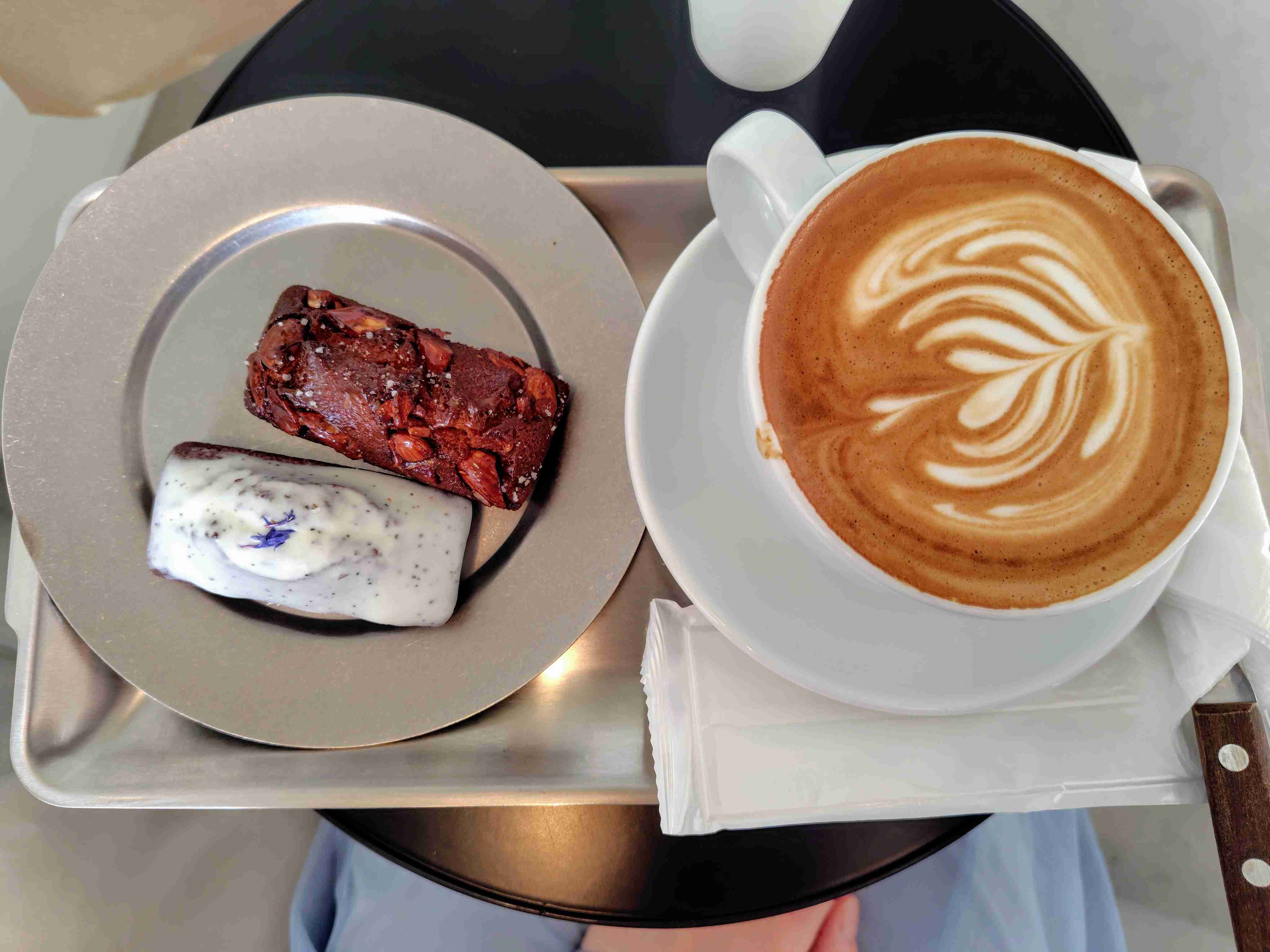 ☕️皆さんが撮ったカフェの写真が見たいです📸