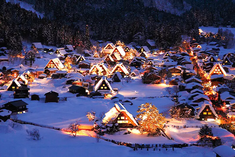 人口500人の世界遺産「白川郷」に外国客111万人…受け入れ負担大きく観光協会「そろそろ限界」