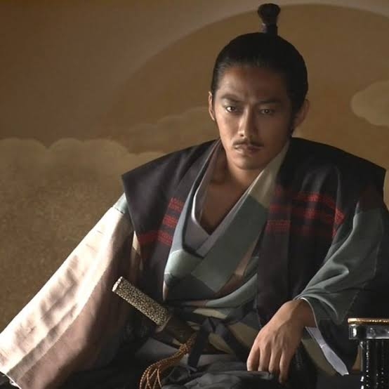 小栗旬vs岡田准一どちらの織田信長が怖いか　NHK「豊臣兄弟！」起点に論争拡大