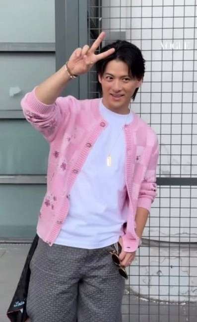 「争奪戦になっちゃう」Number_i 平野紫耀、春ビジュアルが瞬時にトレンド首位に「天使だ…私にはもう春が」「ピンク似合う」