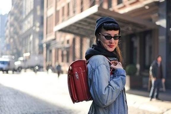 派手なバッグ、どんな時、どんな服装で使ってる？