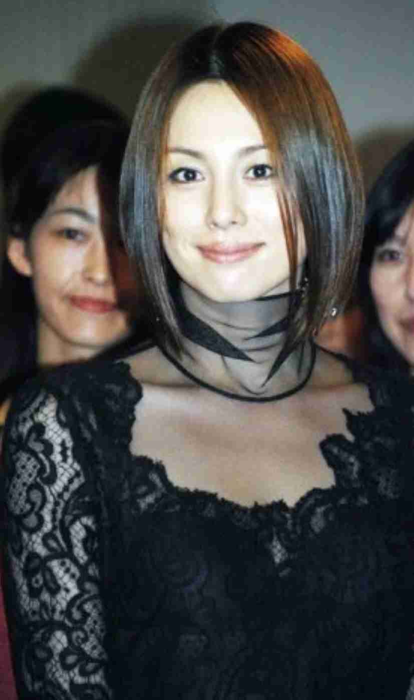 【「一区切りついた」の意味】米倉涼子、恋人が日本に戻らないまま麻薬取締法違反容疑で書類送検　「不起訴になる」との手応えを感じたうえでの“再スタート宣言”か