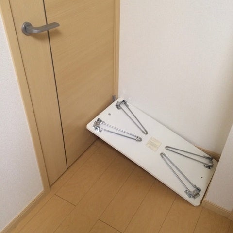トイレで突然閉じ込め、スマホなし　パニックの女性がとっさに…「無我夢中でした」　今も消えない恐怖