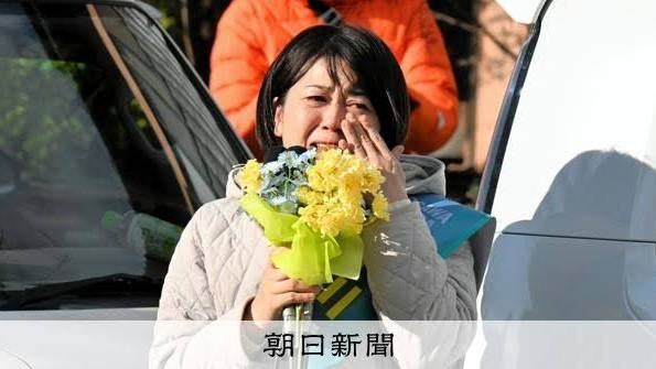 ラブホ辞職後に再選の小川晶氏が勝利宣言も万歳せず曇る表情　前橋市長選