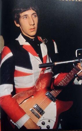 イヤホン難聴とは？突然の耳鳴りで左耳不調となった当事者「人の声の周波数が聞こえない状態」「医師からは『治らない』と言われた」