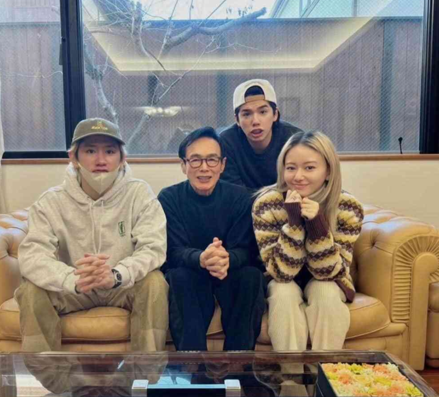 森進一＆ワンオクTaka＆マイファスHiro・山本舞香夫妻の超豪華家族ショット　「お義父さんのカレー美味しかった」