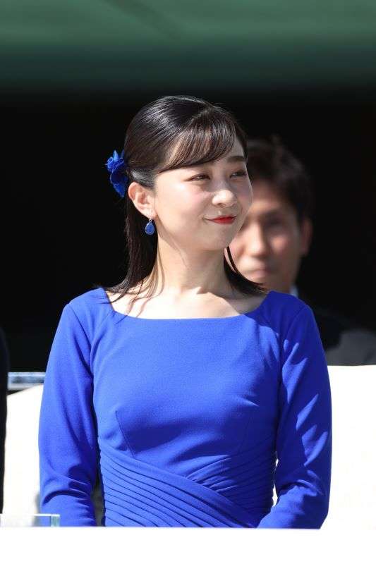 「新年一般参賀」の最中　男が前列で裸に　公然わいせつの疑いで現行犯逮捕　柵を乗り越えた先で皇宮警察らに取り押さえられる