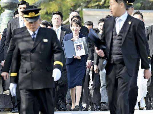 《「高市早苗」の名前が32回も…》統一教会“3200ページ極秘文書”の内容にヤフコメ民の怒り爆発「もう無茶苦茶」「テレビが報じないのおかしい」「やっと衆院解散の理由がわかった」