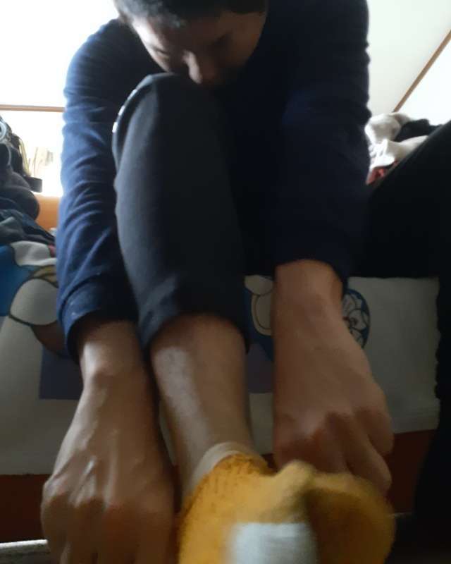 「身体の半分以上が脚」　176cm股下90cmの「無加工」全身ショットに衝撃「この長さはヤバい」