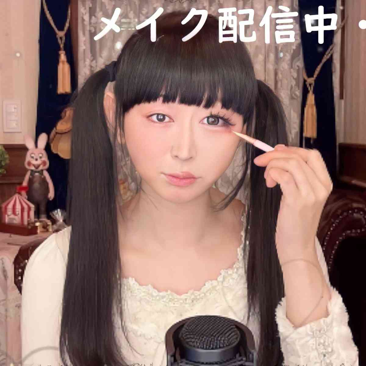 「女の子に間違われ悲しい少年へ」48歳〝男の娘〟のビフォーアフター写真に反響続々「色んな子に勇気を与える」「壮大な伏線回収」「男前なシンデレラストーリー」