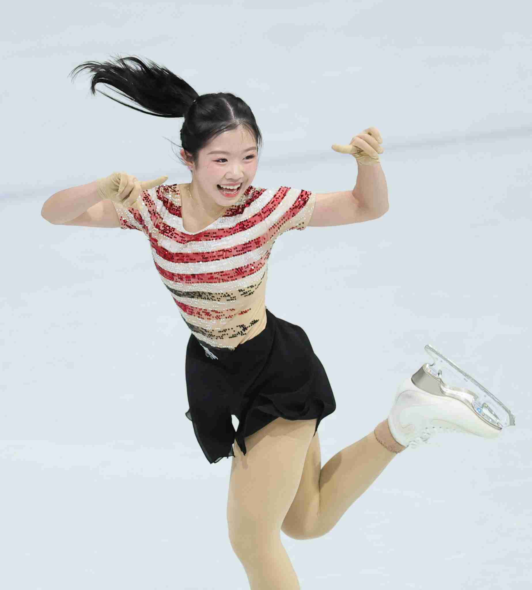 銅メダルの17歳・中井亜美“あのポーズ”の真相を本人が解説「“惜しかったな〜あとちょっとだったな〜”という感じ」【ミラノ・コルティナ五輪】