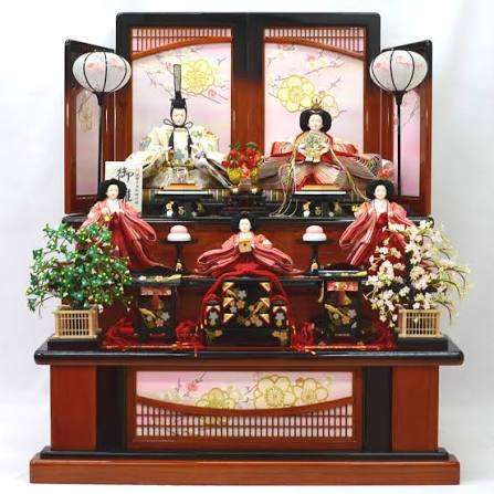 令和の雛人形はパステルカラー＆かわいさアップ? 「夜に見つめられると緊張」…声受けて　時代で変わる“雛祭り”