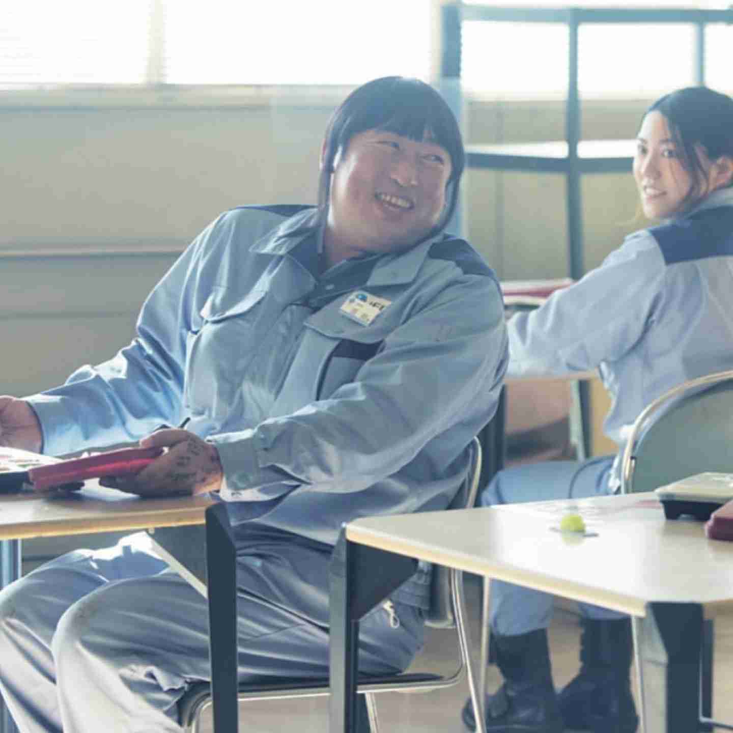 職場で友達つくりますか?