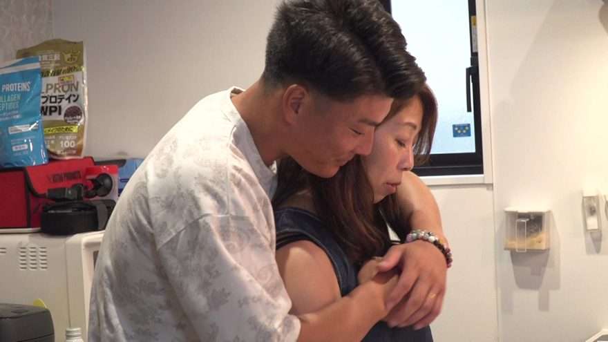 「妻は54歳、夫は33歳」“同級生のお母さん”とまさかの年の差婚。「普通の結婚をしてほしい」大反対の両親を納得させた意外な方法