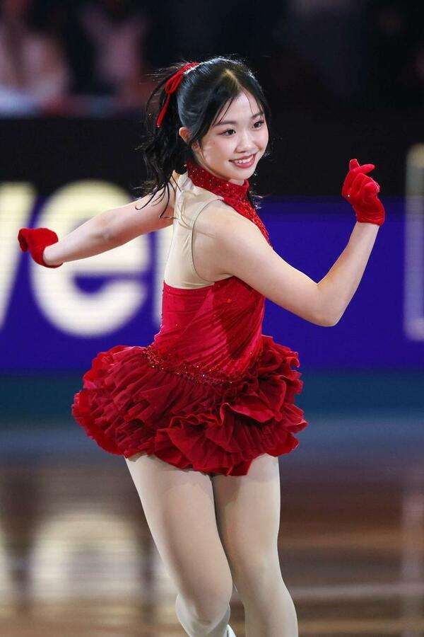 「腹ばいになって足バタバタ…萌える」17歳で銅メダルの中井亜美　エキシビのキュート振付に反響「かわいいが過ぎる」「何より表情がいい」