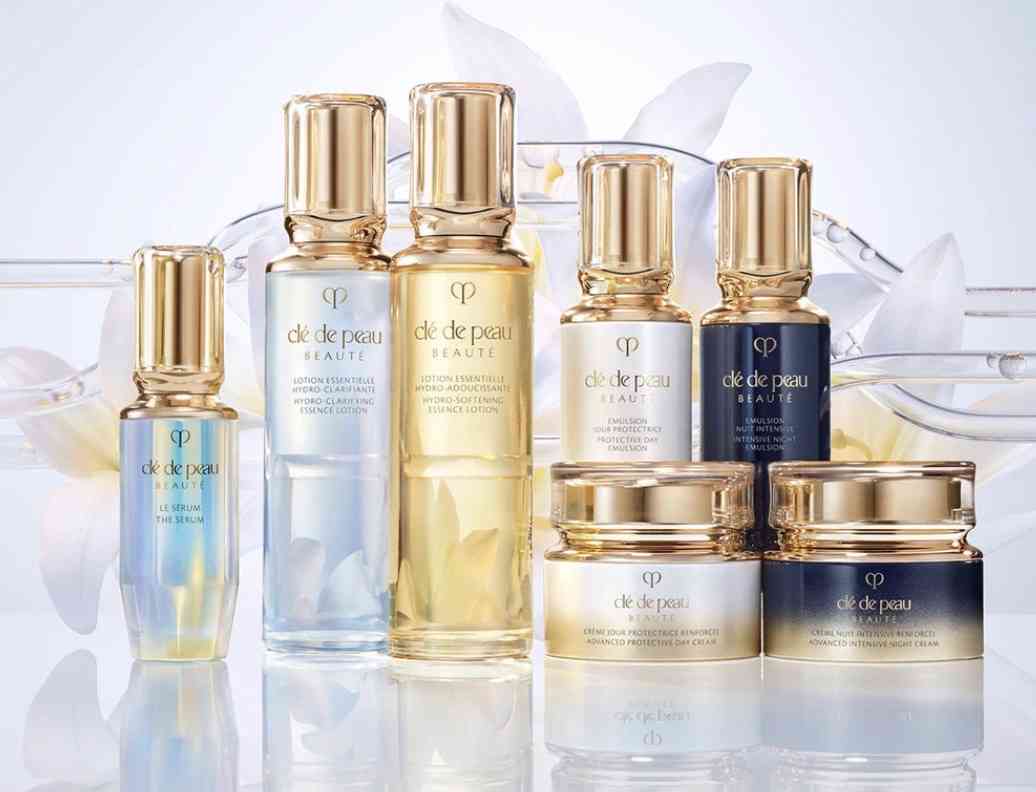 アラフィフの化粧品全部知りたい