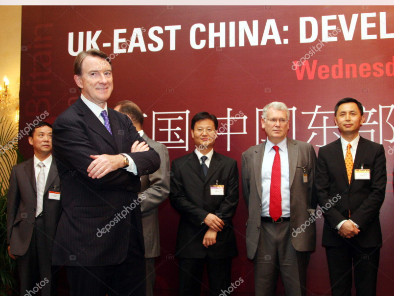 英国警察が元駐米大使を逮捕、アンドルー元王子に続きエプスタイン氏と関連