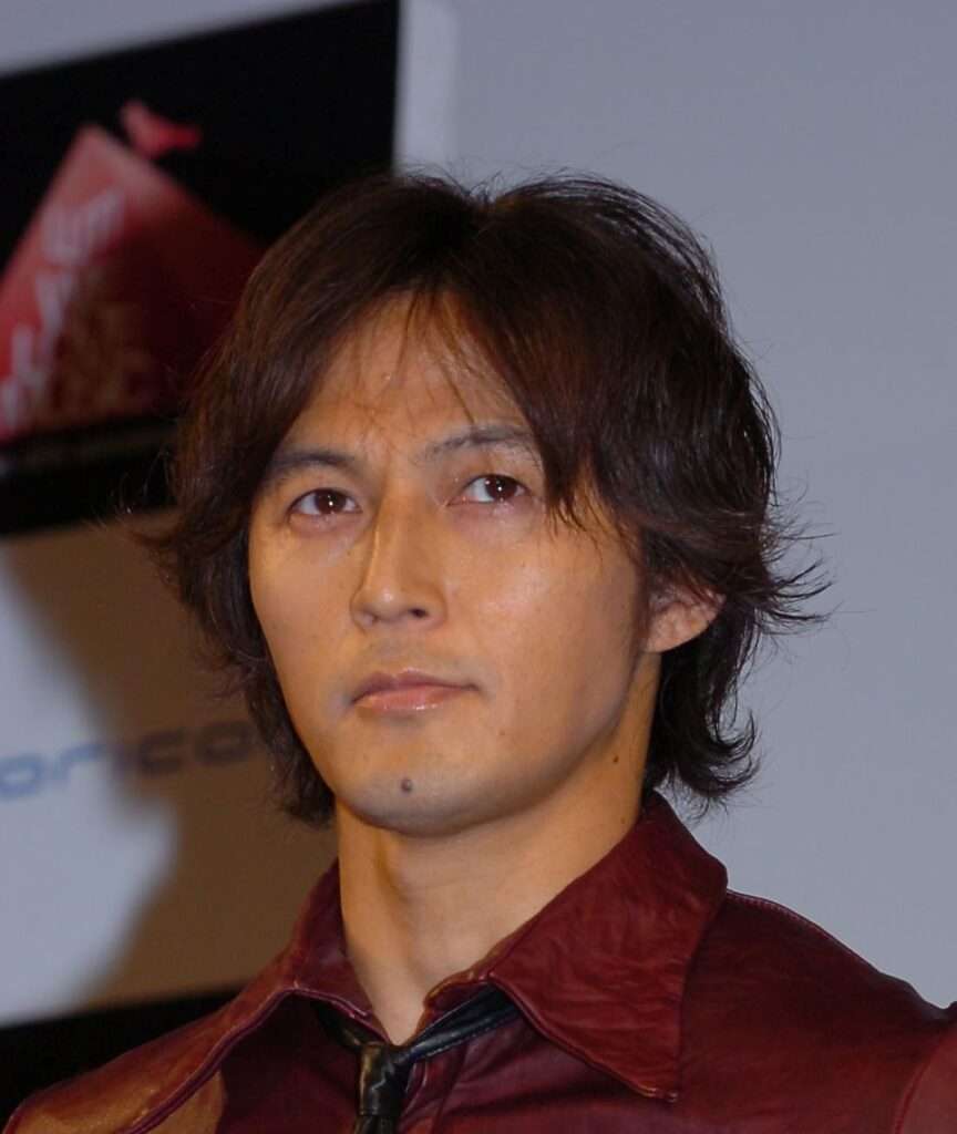 しゃくれてる人いますか？