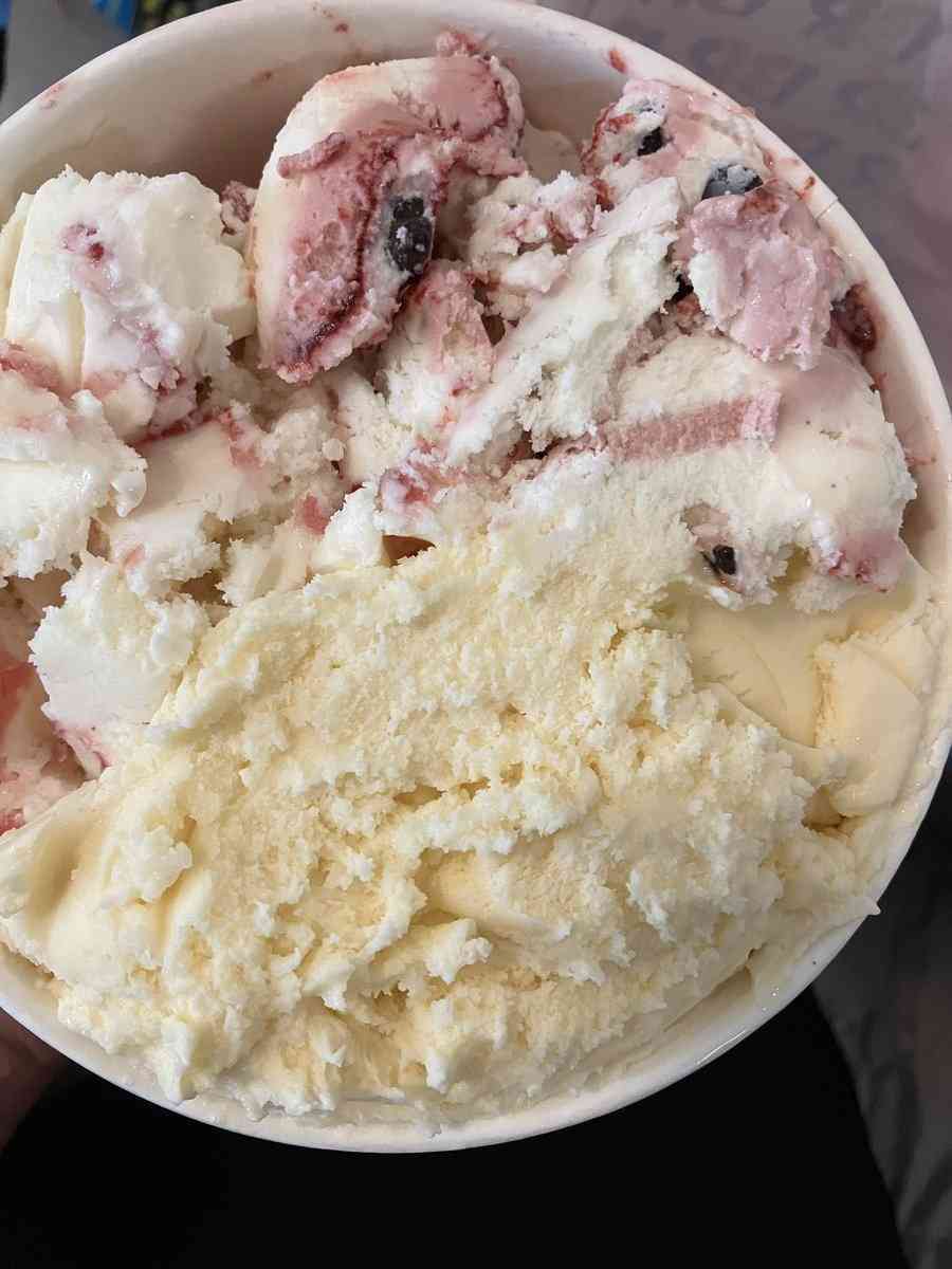 サーティワンの持ち帰り、ドライアイス不足の影響で保冷材に変わっていた…案の定アイスはやわやわ「夏は完全に買えないじゃん」