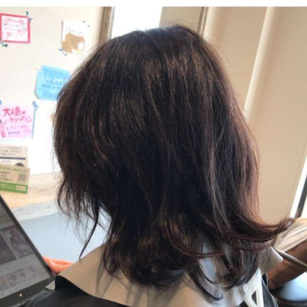 23年間続けた縮毛矯正を辞めた女性。1年半後の姿に「信じられない」「ありのままでいられるって幸せ」