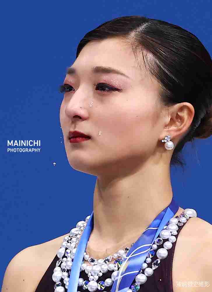 坂本花織が涙の銀メダル！中井亜美が銅で日本フィギュア界最年少メダル　日本女子五輪初の“W表彰台”　米国リウが金