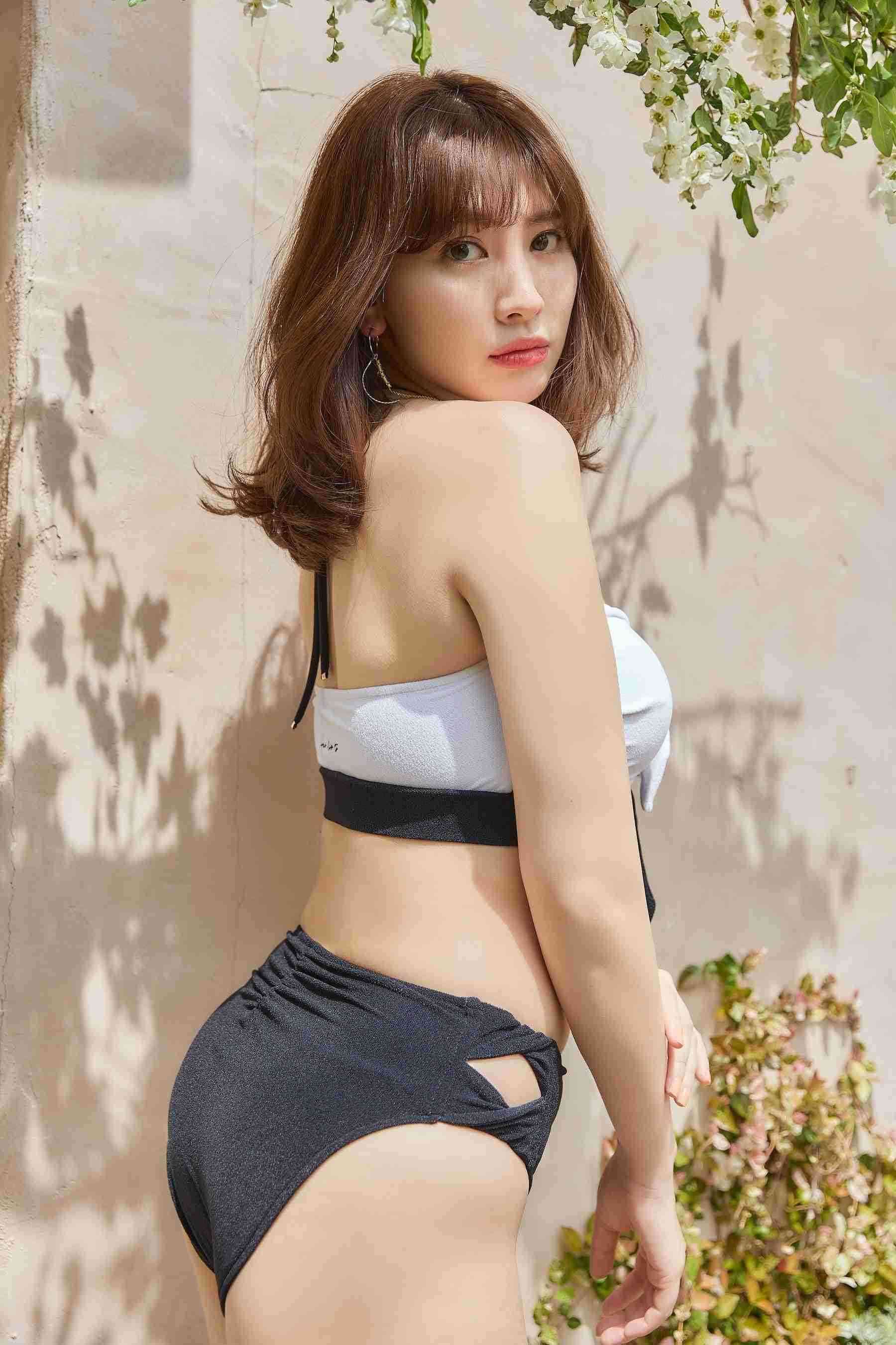 前田敦子、人生最後の写真集「ランジェリーの上にちょっとお肉がのってるみたいのをこだわった」