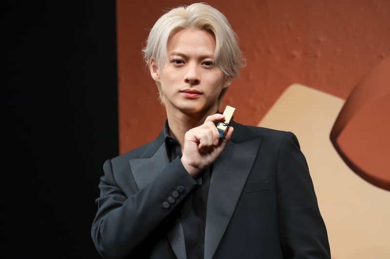 平野紫耀、力強く美しい最新ルック公開　イヴ・サンローラン・ボーテのアンバサダー
