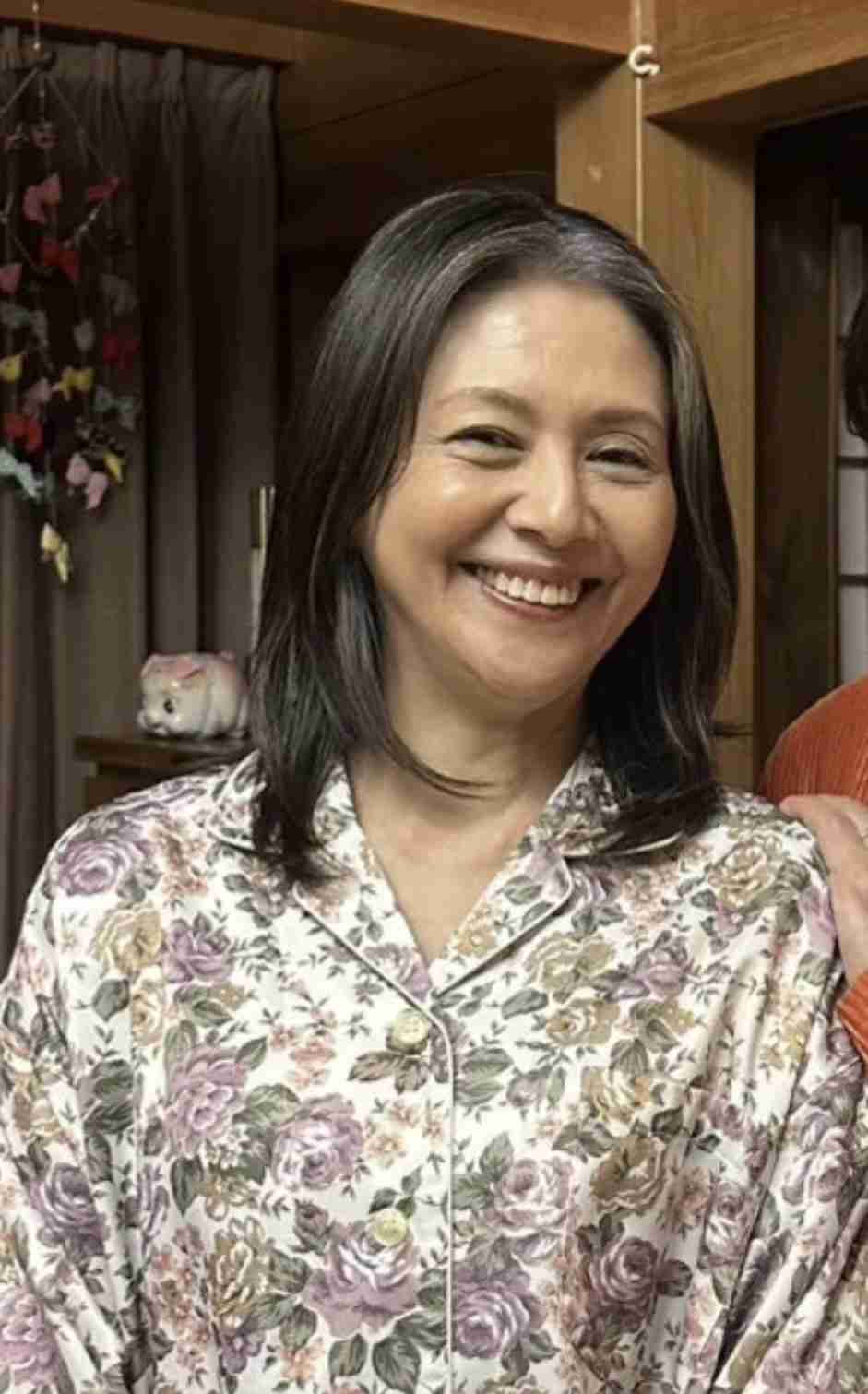 60歳になった小泉今日子が現れ「休養頂き、旅人になります」　ネット騒然「還暦うそやん!?」「めっちゃ綺麗」「素敵な年の取り方」「本当の奇跡の60歳」