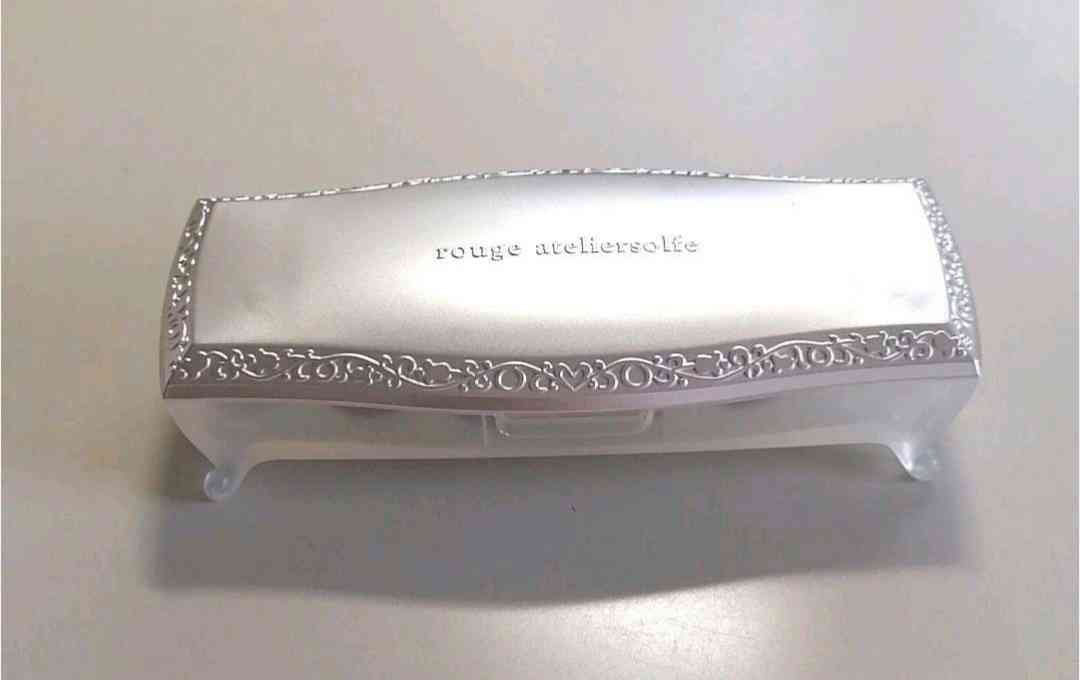 お姫様が持っていそうなコスメ