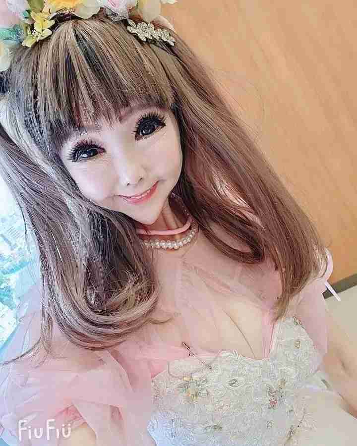おばあちゃんになってもお化粧しますか?