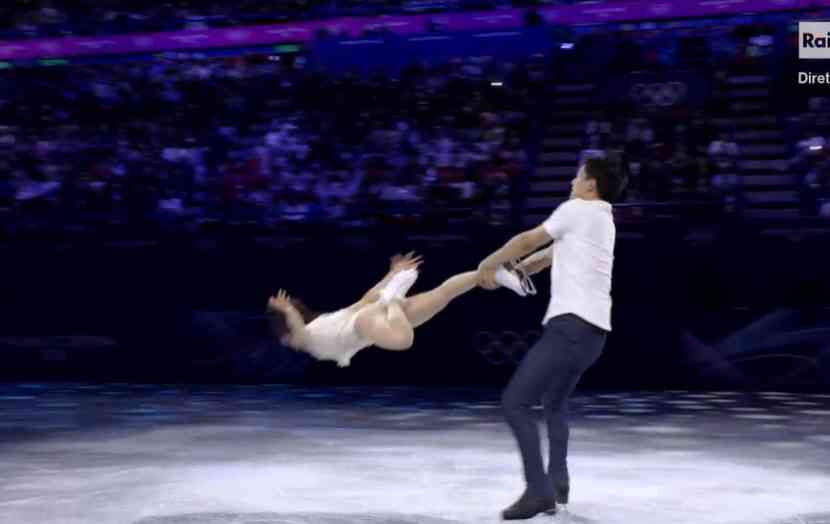 りくりゅうに衝撃ハプニングもさすがの絆　三浦が背中のファスナー全開→木原が演技中にアドリブ対処で閉める　演技後はらしいやり取り　三浦「閉め忘れたのは龍一くん」木原「今日は僕がお兄さんでした」