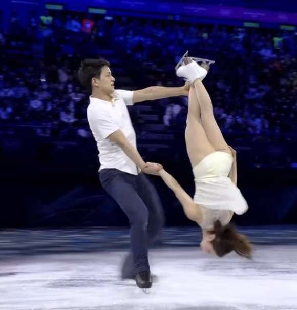 りくりゅうに衝撃ハプニングもさすがの絆　三浦が背中のファスナー全開→木原が演技中にアドリブ対処で閉める　演技後はらしいやり取り　三浦「閉め忘れたのは龍一くん」木原「今日は僕がお兄さんでした」