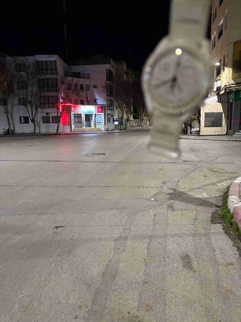 初任給40万バブルの裏で沈む氷河期世代：賃金減、健康リスク増、迫る親の介護と中年期の実態とは？