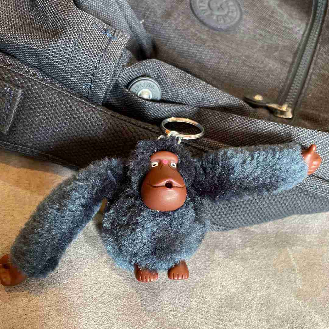 バッグにマスコット付けてますか？