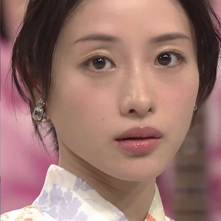 目の周りに年齢を感じる