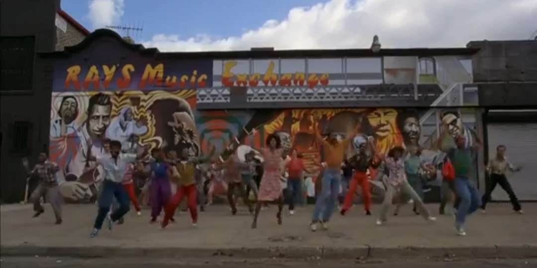 その他大勢の画像で映画タイトルを当てるトピ