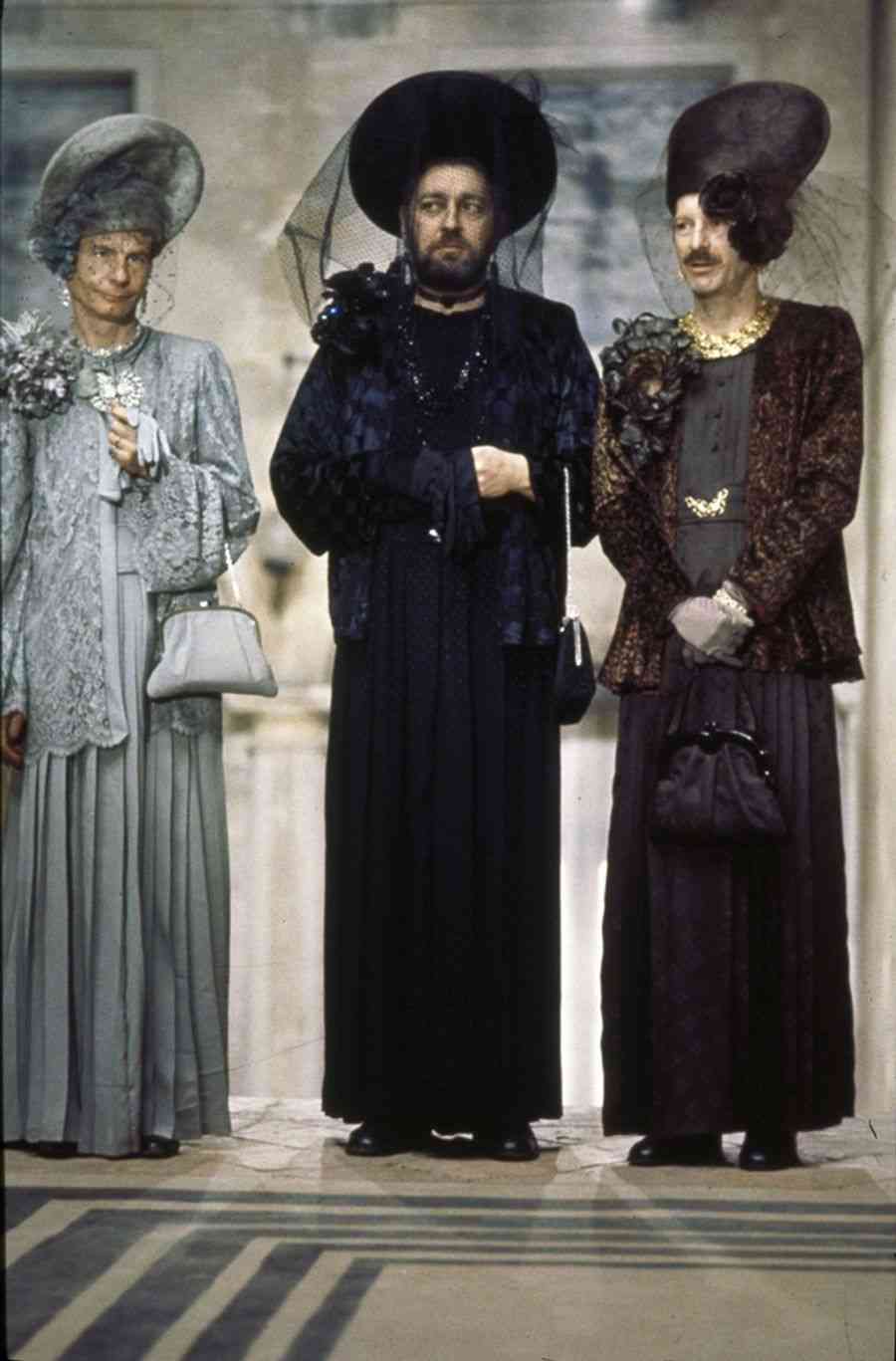 その他大勢の画像で映画タイトルを当てるトピ