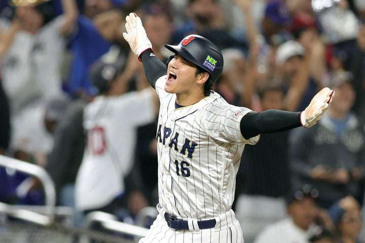 球場周辺で“大谷フィーバー”　試合7時間前からチームバス入り口付近にファン200人以上　バス到着時は600人超に