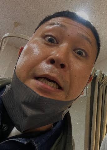 M-1準優勝「ドンデコルテ」配信1万枚超えの偉業！中高年もハマる“怪奇芸人”の陰と女性ファン絶賛の“丁寧な暮らし”ぶり