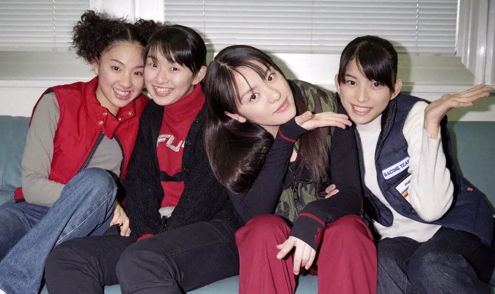上原多香子〝笑顔でピース〟久しぶりの姿に「元気そうで何より」「やっぱり沖縄は素敵」「仁絵さん顔を出しているかな？」