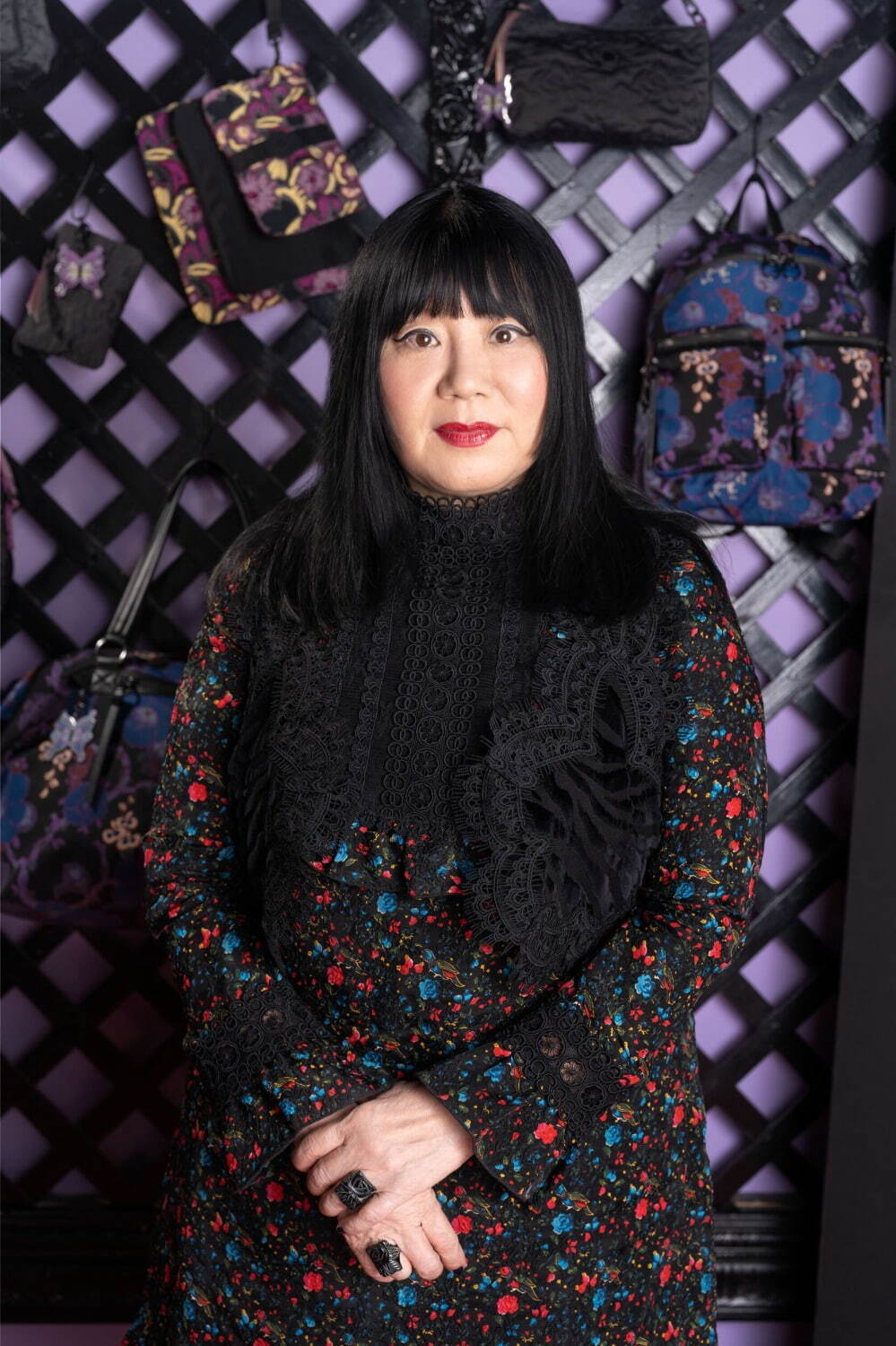 ハリセンボン近藤春菜：「誰か分からなかった」赤髪ロングで雰囲気“激変”　「めちゃくちゃ美しくなってる！」「どこのセレブだ？」と反響