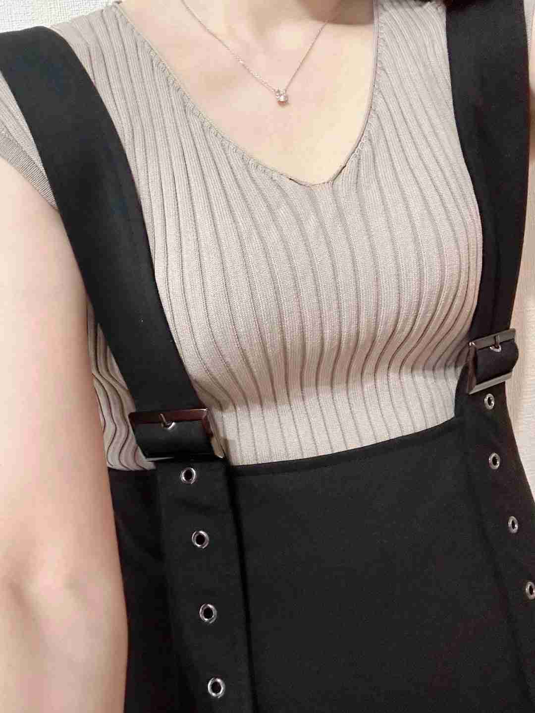 女性の「残念すぎるデート服」図鑑。甘めカーディガンが婚活でモテないワケ＜2026年最新版＞