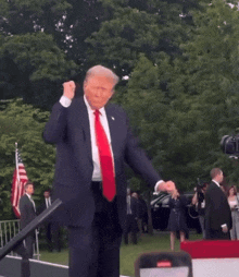 エプスタイン元被告の資料　トランプ大統領関連が一部未公表か　米公共ラジオ報道
