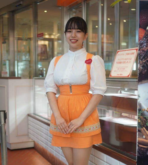 「アンナミラーズ」3年ぶり復活　制服のデザイン、そのまま
