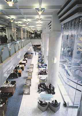 福岡市総合図書館で切りつけ事件か　3人刺され重傷者もいるとの情報　切りつけたとみられる男の身柄を確保　