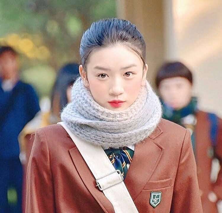 永野芽郁、“ありのままの全て”収めたフォトブック&スタイルブック決定 表紙・収録カット解禁【MAGNOLIE】