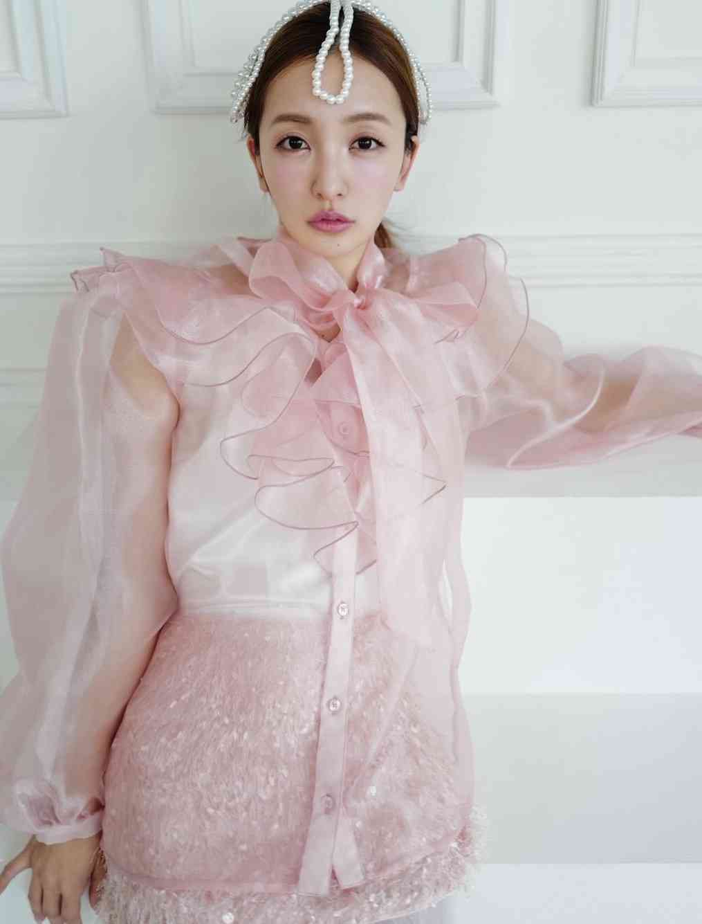 板野友美「悲報。またアニサキスになりました」“出産より痛かった”過去にも胃カメラでの除去をYouTubeで報告