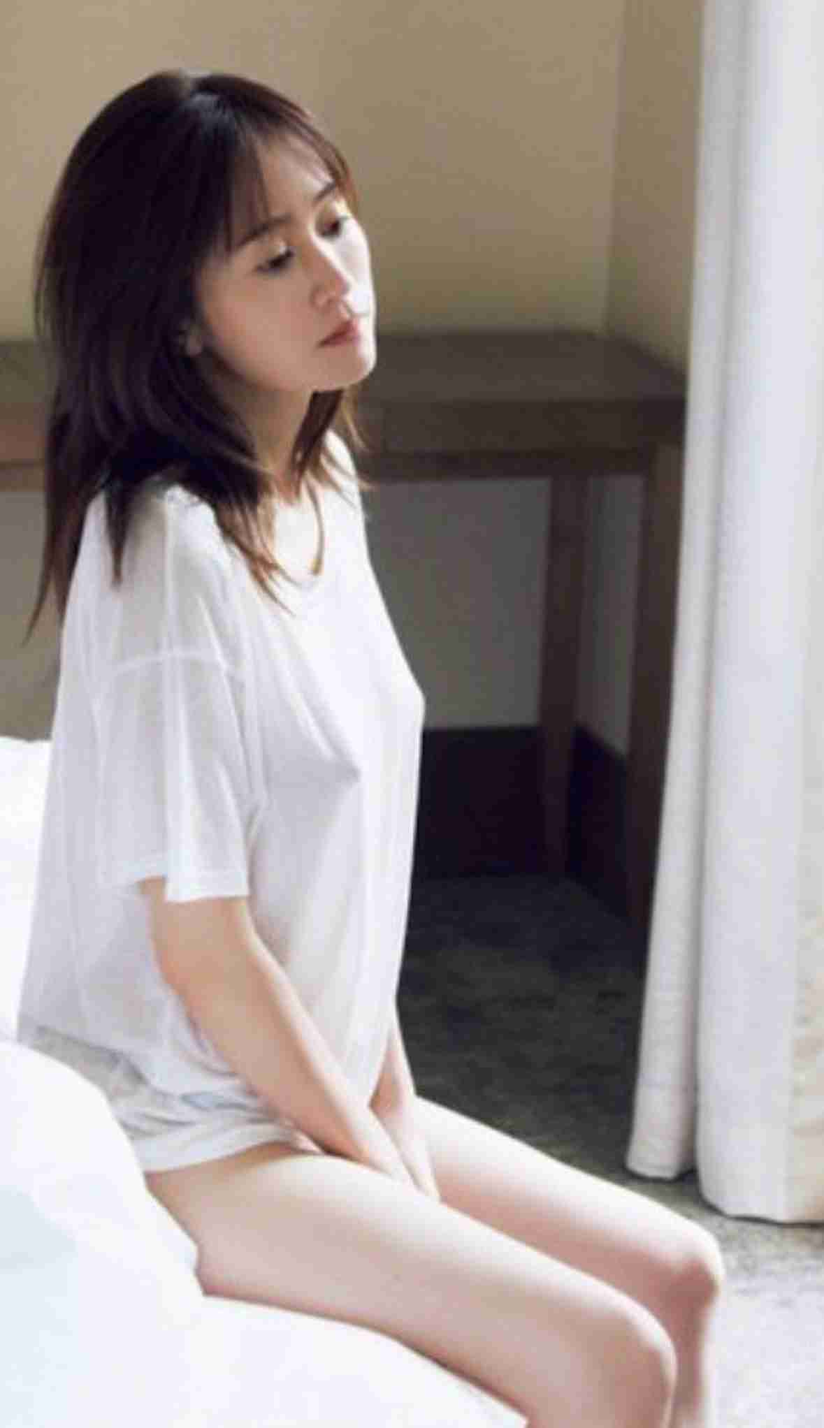 前田敦子：写真集の「未解禁カット」が公開　美肌を見せて大人のムード